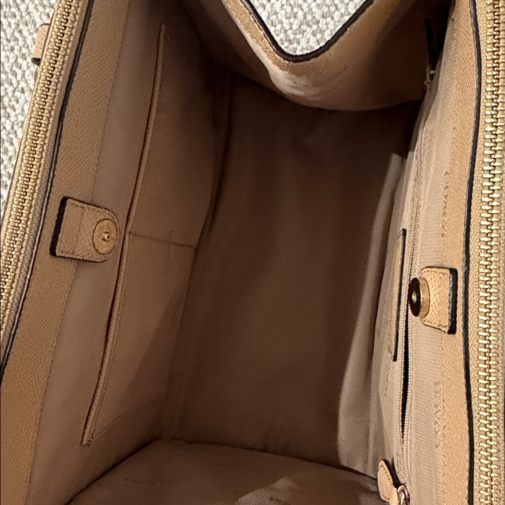 Coach Leather Tote/ Satchel/ Handbag Beige/Tan pebbled leather - Picture 6 of 7